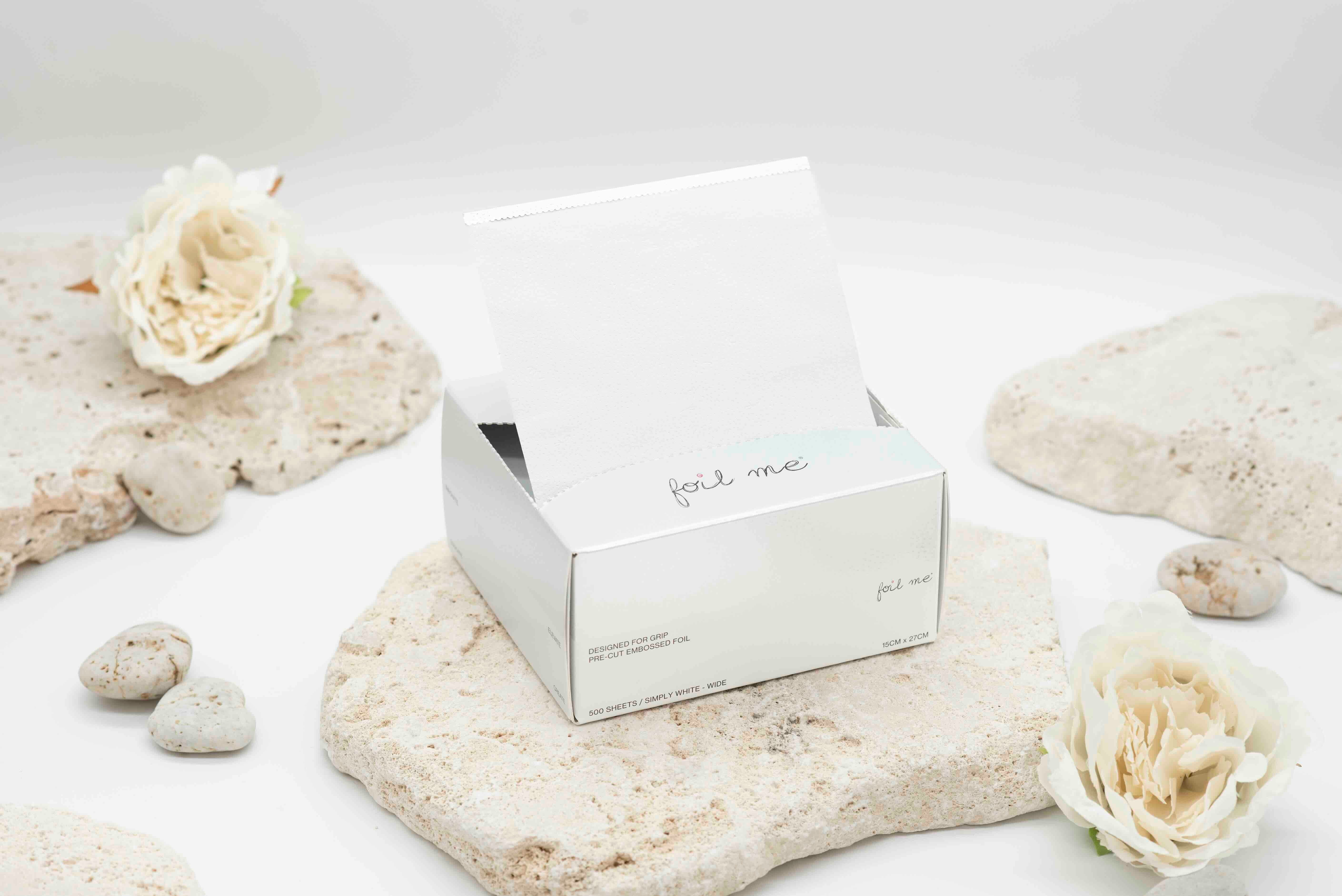 Terug naar de basis met de Foil Me Simply White Collection