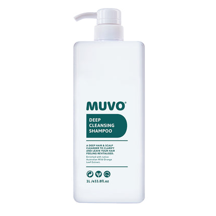 Reinig je haar en hoofdhuid met MUVO Deep Cleansing Shampoo, verrijkt met Australisch wilde sinaasappel extract. Deze verkwikkende shampoo activeert de hoofdhuid en verwijdert op milde wijze vet, chloor, stylingproducten en resten van productophopingen. De shampoo geeft gevoel van schoon, gewassen haar en maakt het haar sterk en gezond.