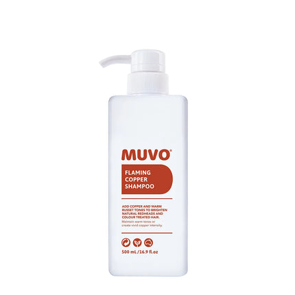 Spice up your life met MUVO Flaming Copper Shampoo die warme tinten opfrist of levendige koperintensiteit toevoegt om redheads en gekleurd haar te laten stralen.

Verfris of voeg koper en warme roodbruine tinten toe om natuurlijk rood haar, vervaagd rood haar en gekleurd haar weer helder te maken. Deze hydraterende formule kan gebruikt worden om levendige koperintensiteit te creëren of om warme tinten te behouden tussen de salonbezoeken door.