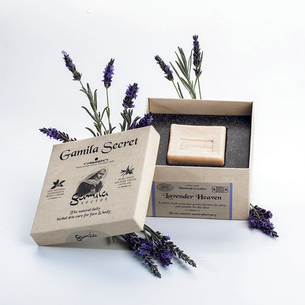 Gamila Secret Lavender Heaven - Gamila zeep is 100% natuurlijk en bevat geen parfum, kleurstoffen, conserveringsmiddelen, emulgatoren en minerale oliën. Geschikt voor een normaal tot droge huid. Brengt een dunne, gevoelige en kwetsbare huid weer in top conditie.