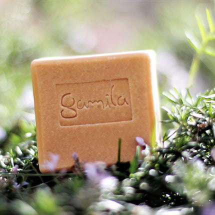 Gamila Secret Reviving Rosemary - Gamila zeep is 100% natuurlijk en bevat geen parfum, kleurstoffen, conserveringsmiddelen, emulgatoren en minerale oliën. Geschikt voor normale tot gecombineerde huid. Beschermt de huid van alle schadelijke invloeden van buitenaf. Werkt verhelderend voor de teint en als energie boost voor de huid.