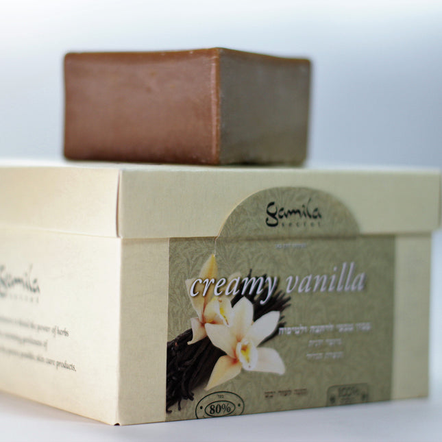 Gamila Secret Creamy Vanilla - Gamila zeep is 100% natuurlijk en bevat geen parfum, kleurstoffen, conserveringsmiddelen, emulgatoren en minerale oliën. Geschikt voor een normale tot droge huid. Bevat alle verzachtende eigenschappen om de huid extra comfort te bieden.
